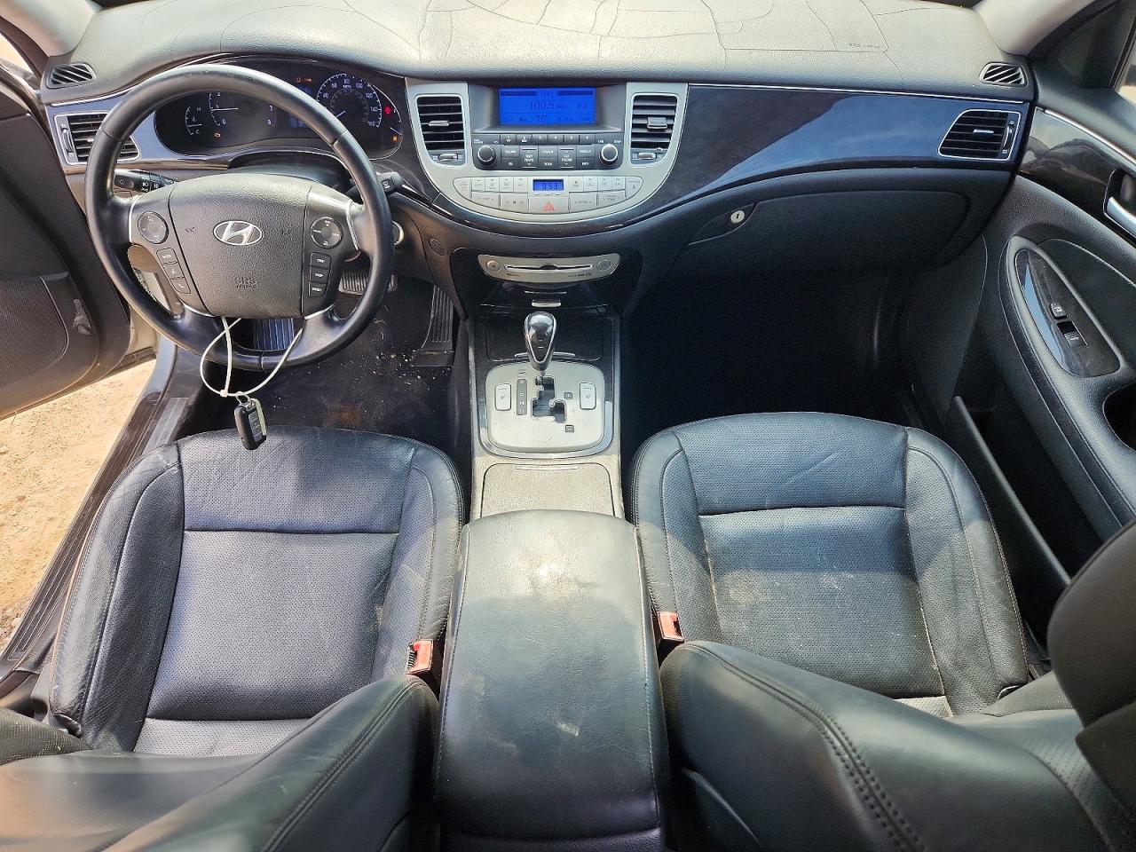 2013 Hyundai Genesis 3.8l Silver vin: KMHGC4DD4DU243086