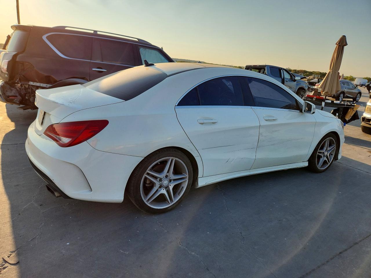 2014 Mercedes-benz Cla 250 White vin: WDDSJ4EB9EN026636