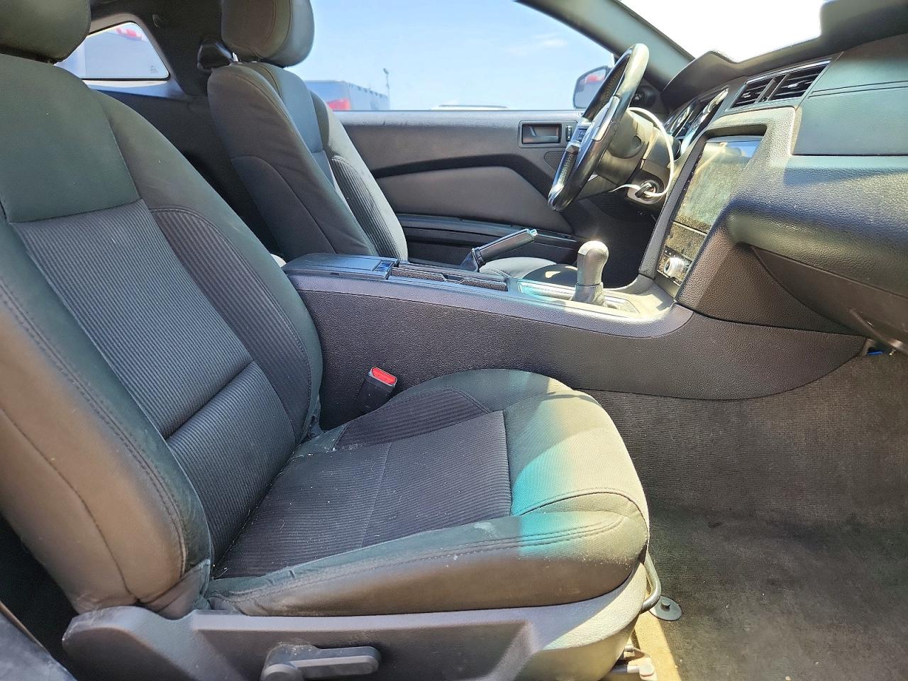 2014 Ford Mustang White vin: 1ZVBP8AM3E5207591
