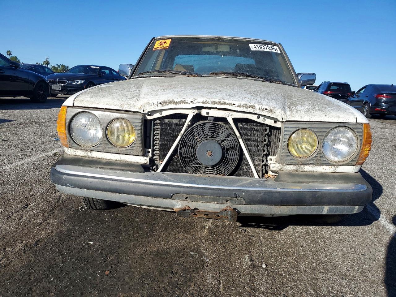 1984 Mercedes-benz 300 Dt White vin: WDBAB33AXEA118271