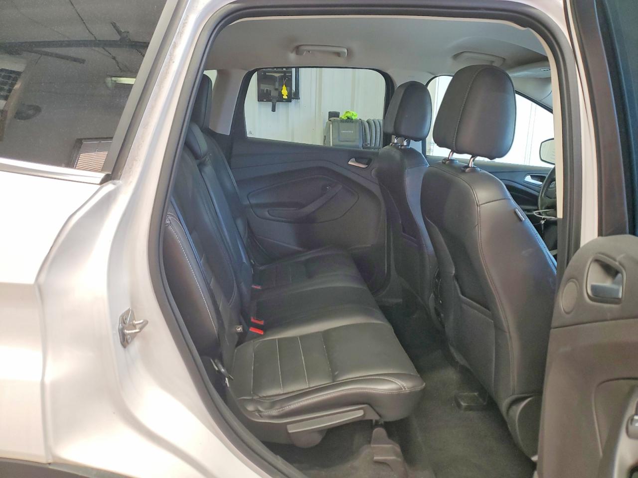 2016 Ford Escape Titanium White vin: 1FMCU9JX0GUB85277
