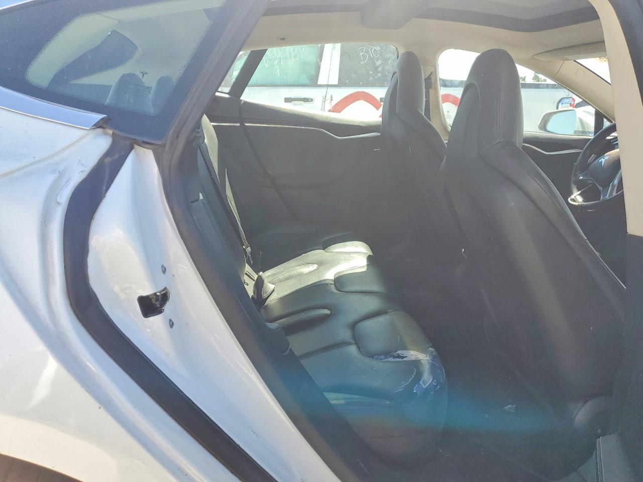 2014 Tesla Model S White vin: 5YJSA1H16EFP35003