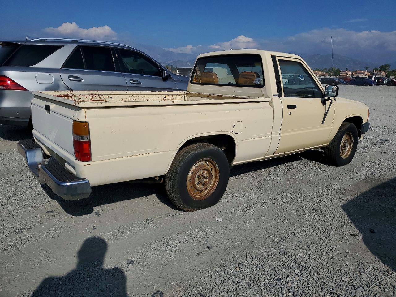 1987 Toyota Pickup 1/2 Ton Rn50 Beige vin: JT4RN50R6H0243540