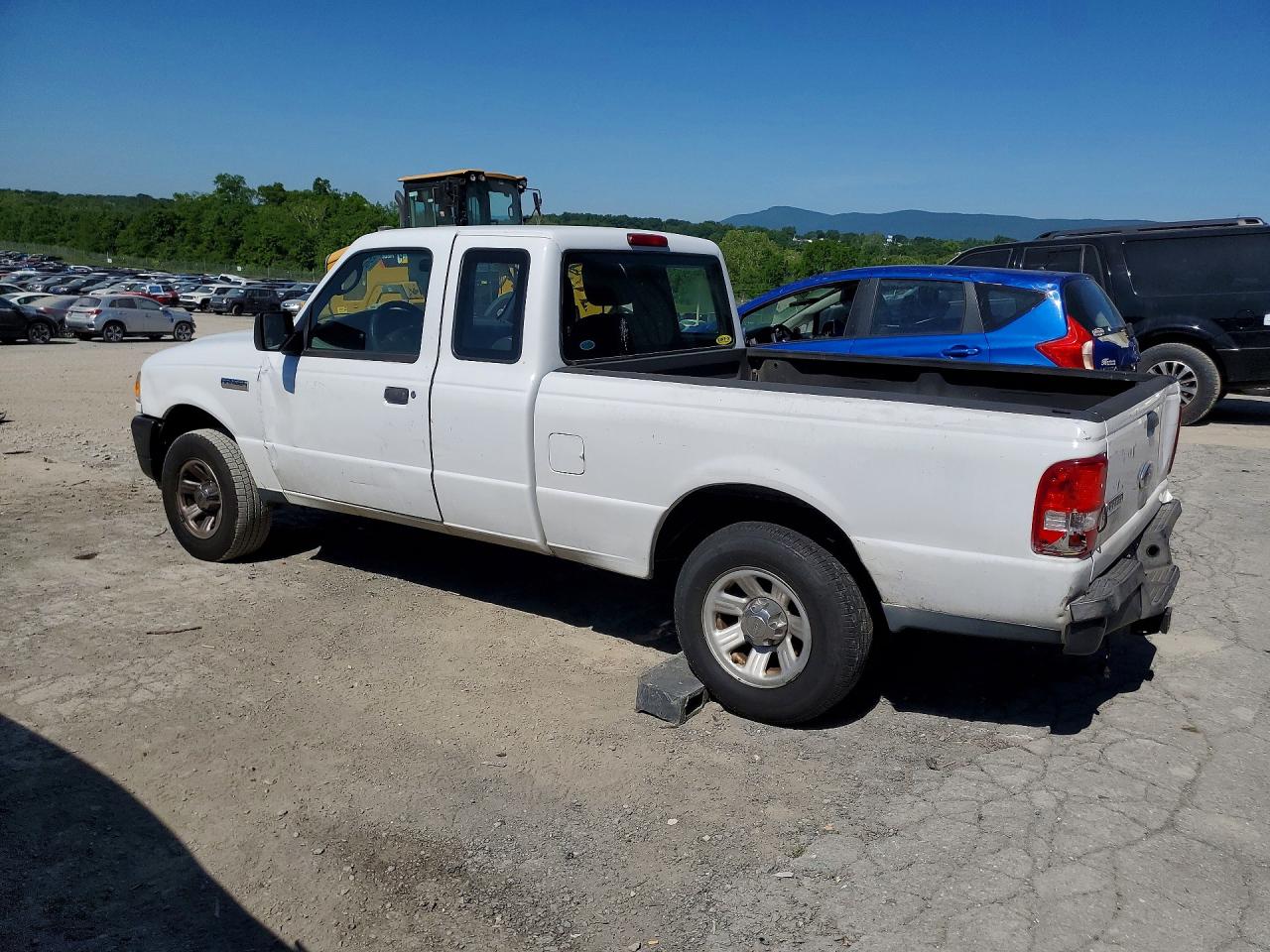 2011 Ford Ranger Super Cab White vin: 1FTKR1ED3BPA58792
