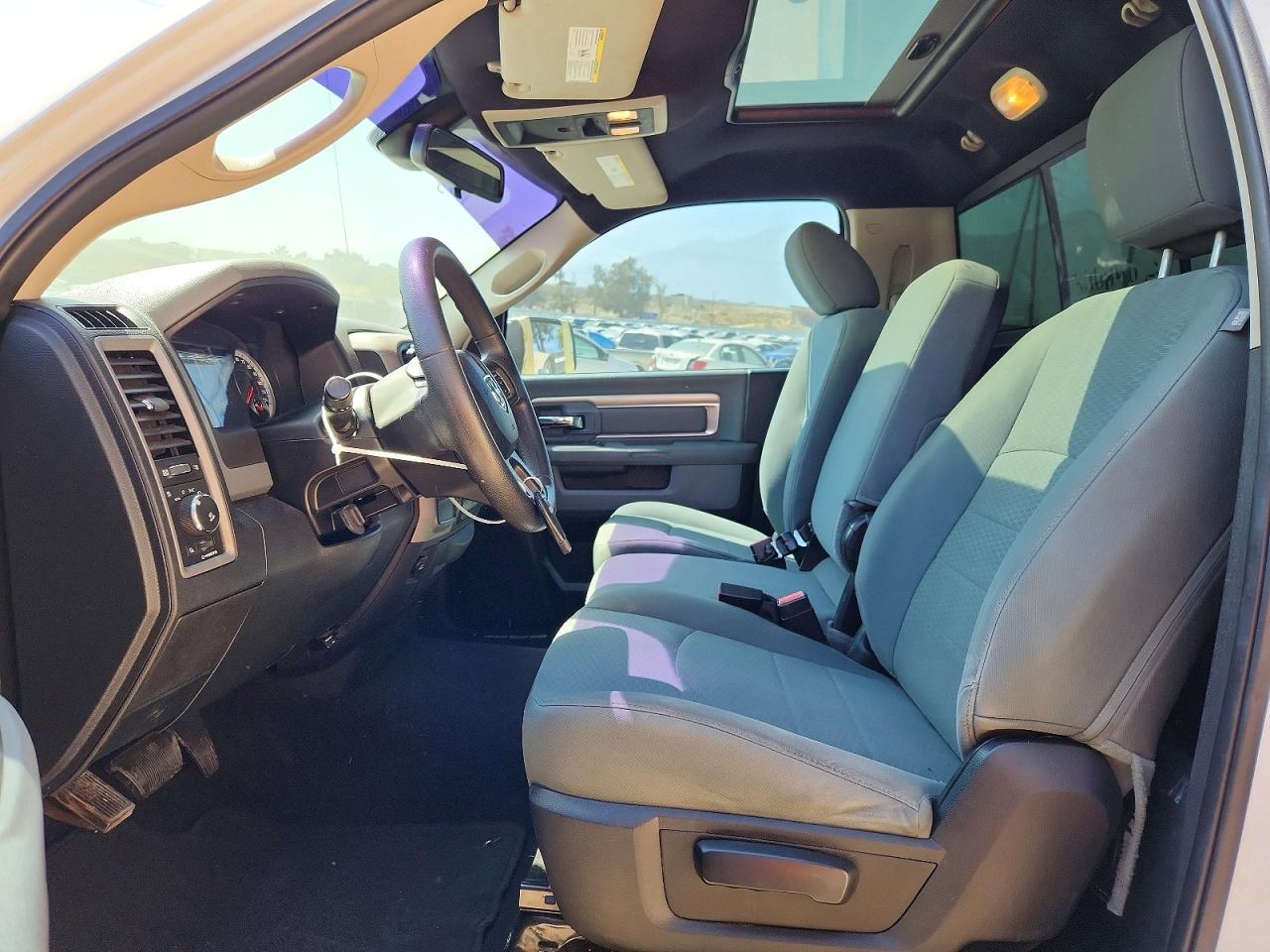 2015 Ram 1500 St White vin: 3C6JR6AG2FG698793