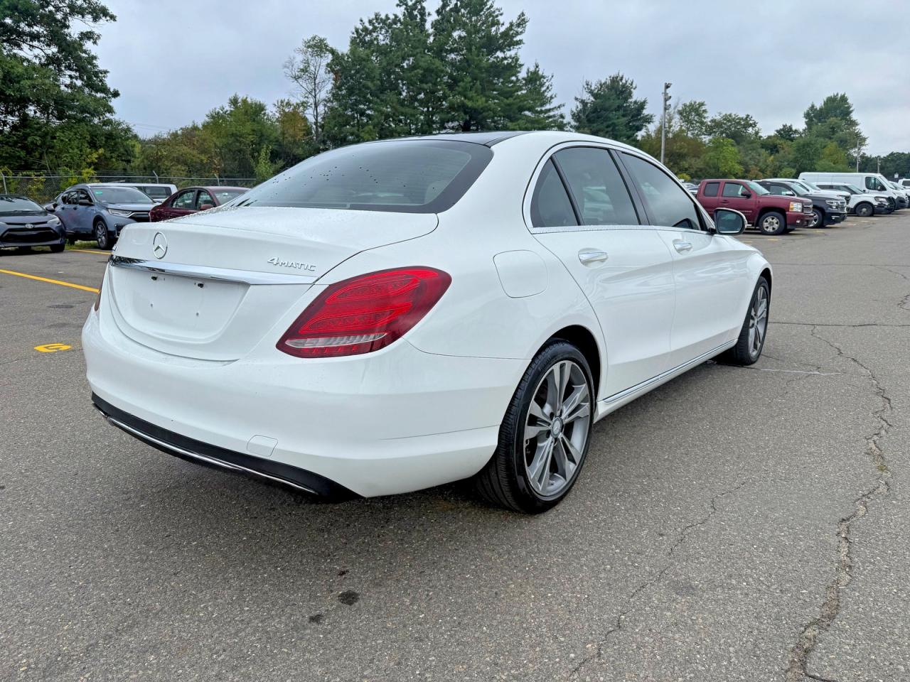 2017 Mercedes-benz C 300 4matic White vin: 55SWF4KB7HU198313