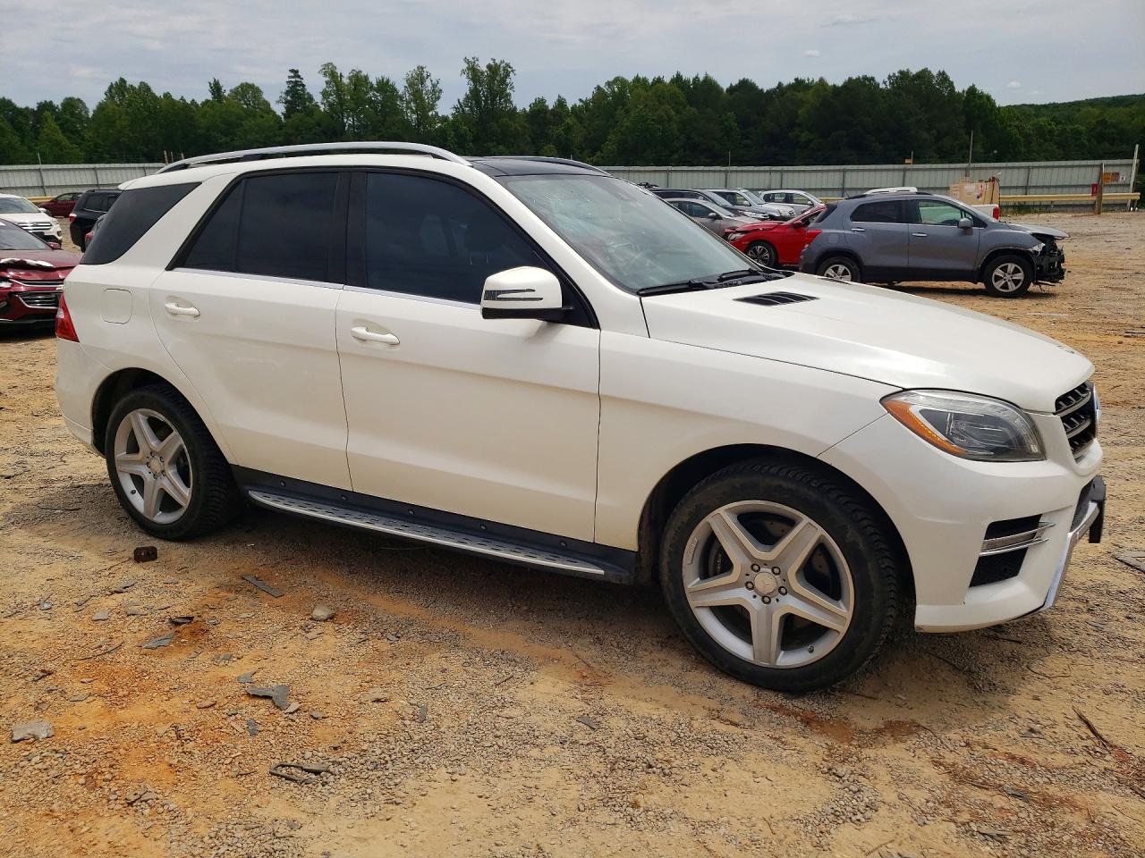 2014 Mercedes-benz Ml 550 4matic Белый vin: 4JGDA7DB2EA364226