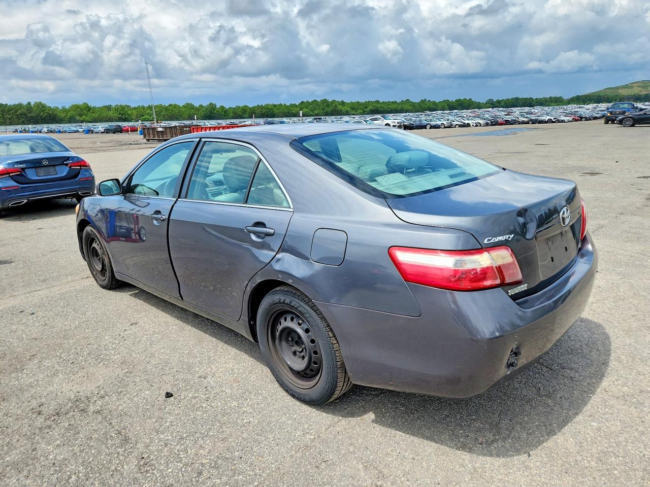 2009 Toyota Camry Le Gray vin: 4T1BE46K79U383138