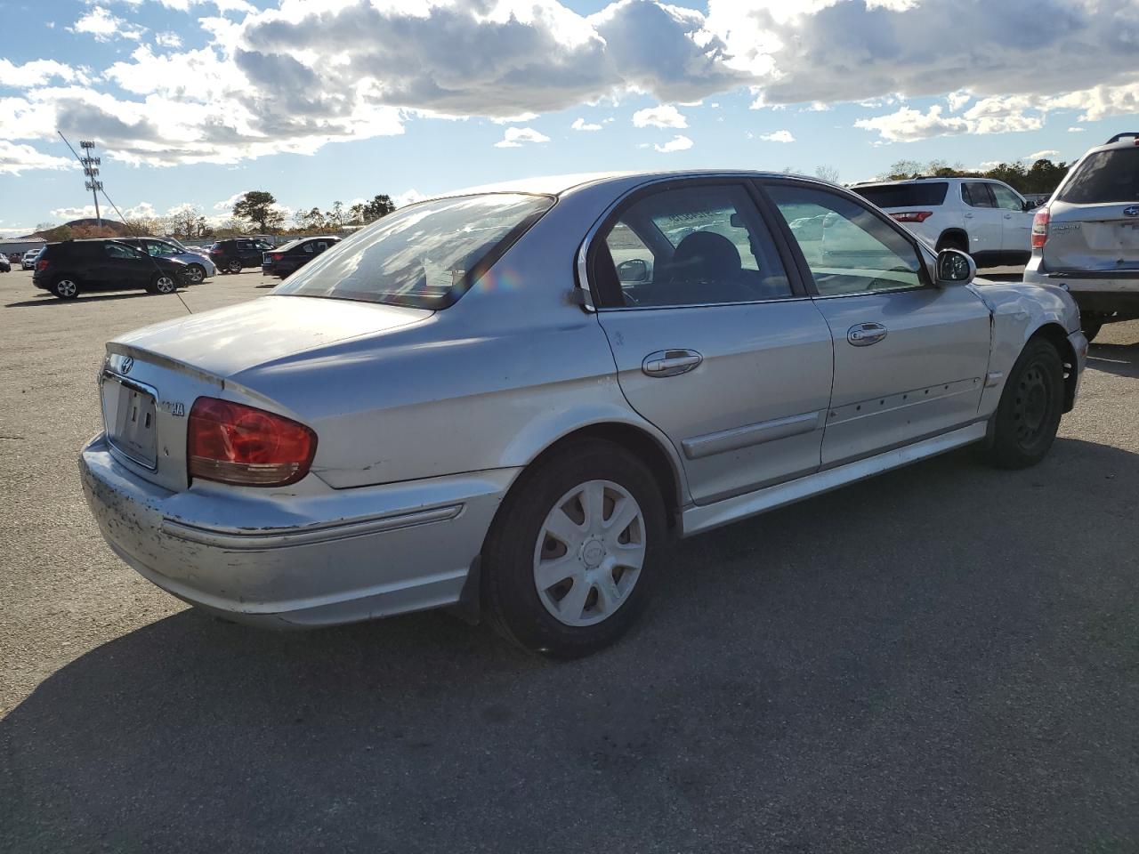 2002 Hyundai Sonata Gl Silver vin: KMHWF25S72A679613