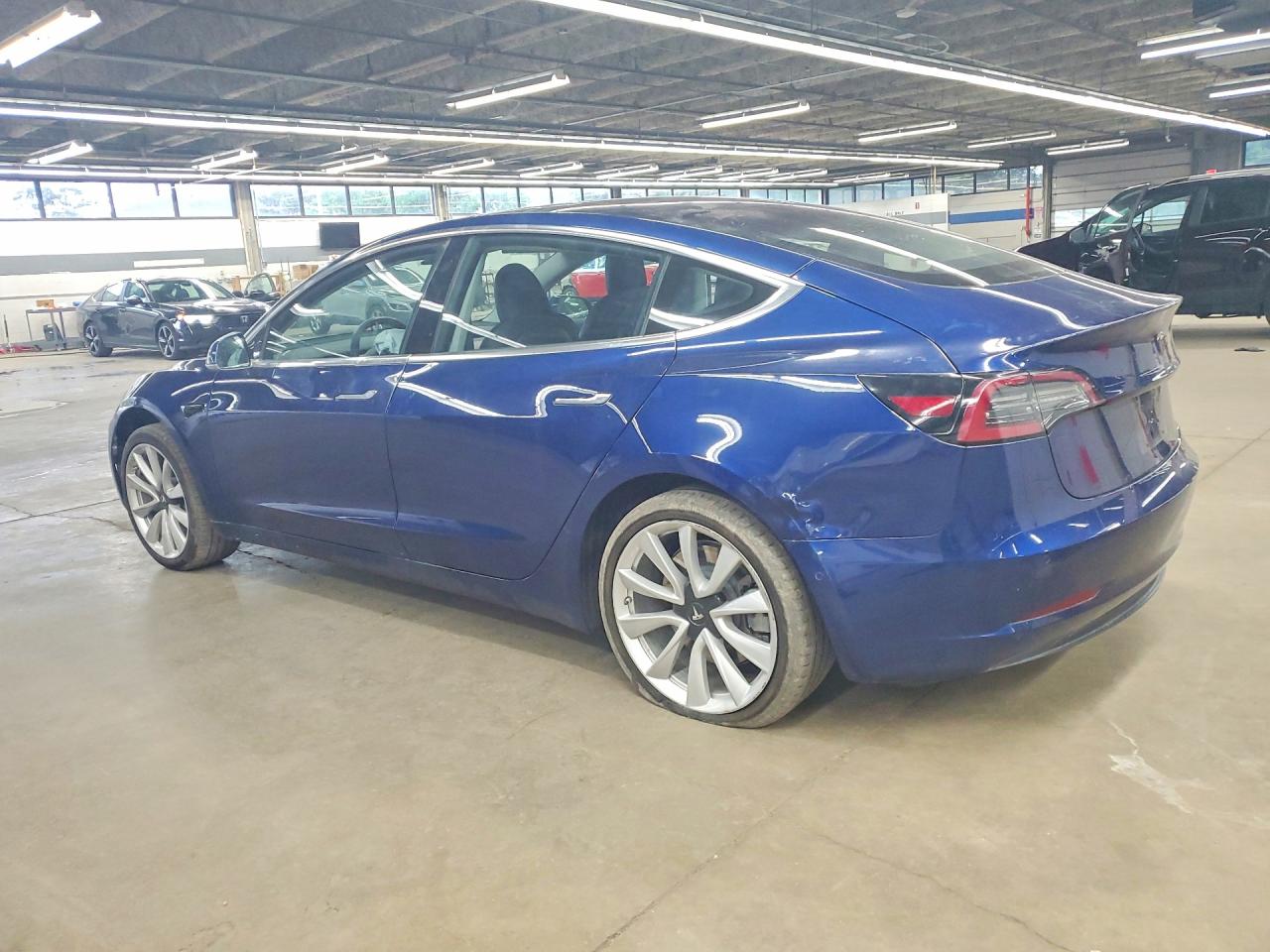 2018 Tesla Model 3 Синий vin: 5YJ3E1EA0JF008155