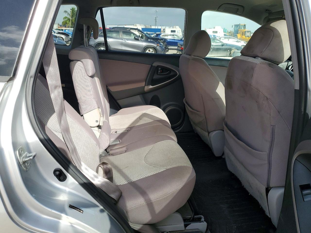 2008 Toyota Rav4 Base Серебряный vin: JTMZD33V286071763