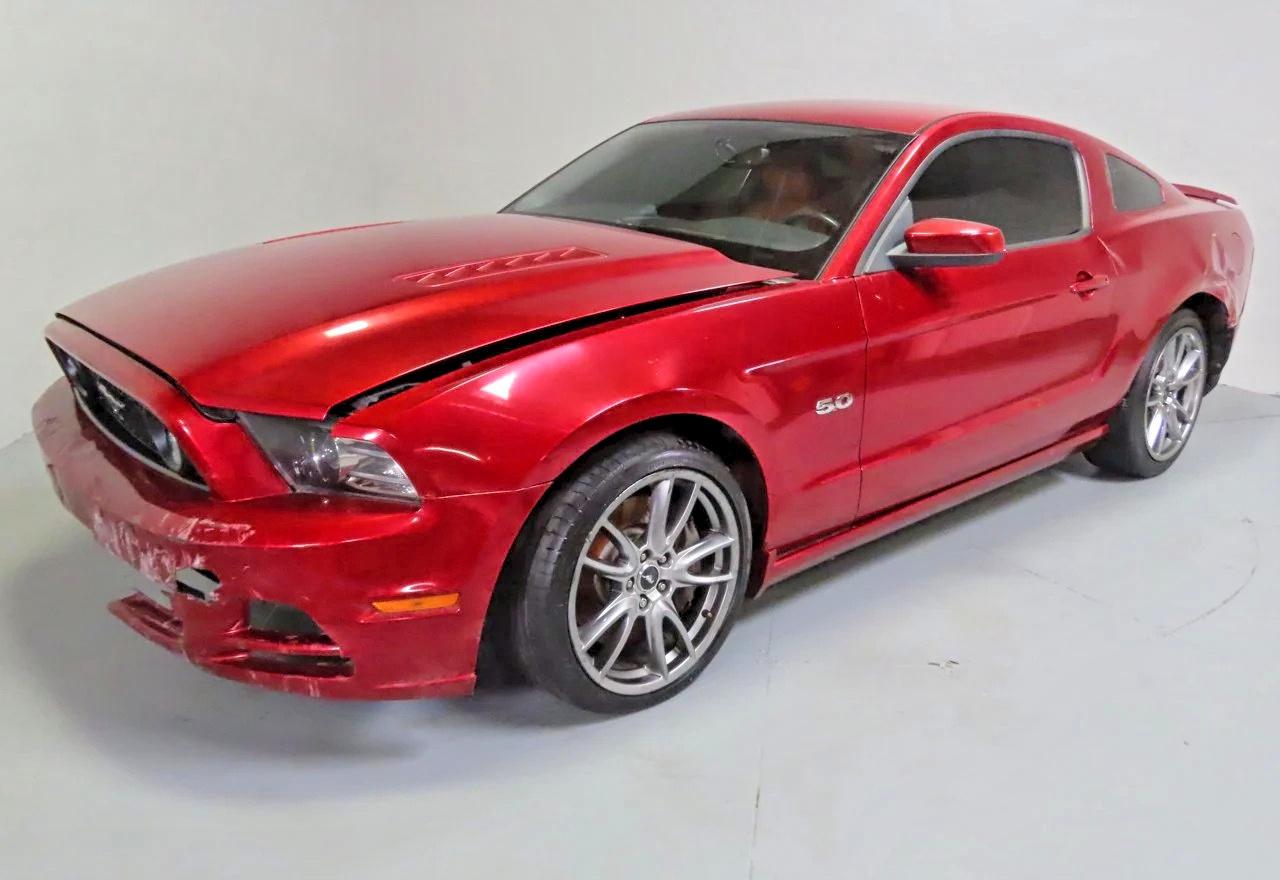 2014 Ford Mustang Gt Красный vin: 1ZVBP8CF0E5321594