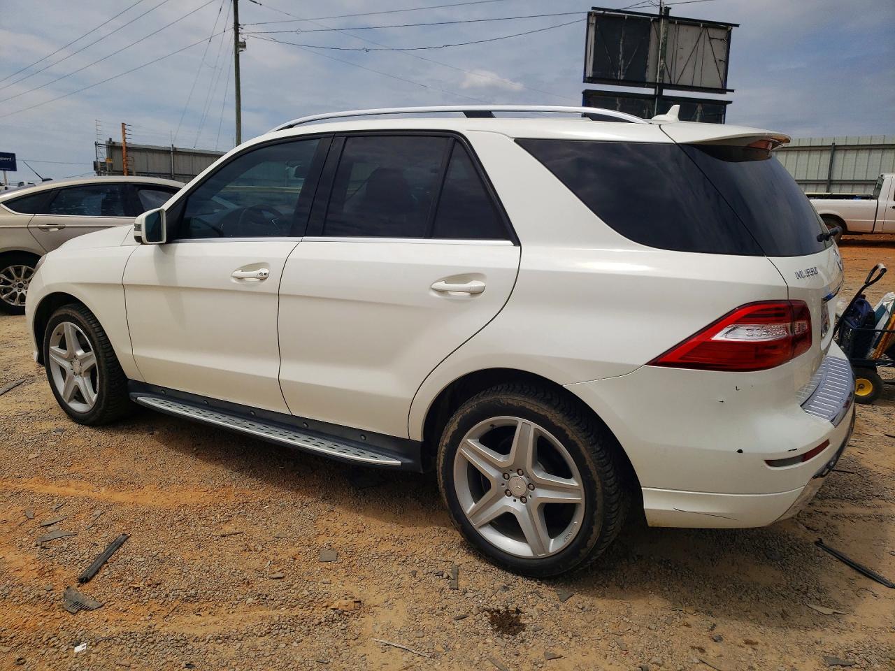 2014 Mercedes-benz Ml 550 4matic Белый vin: 4JGDA7DB2EA364226