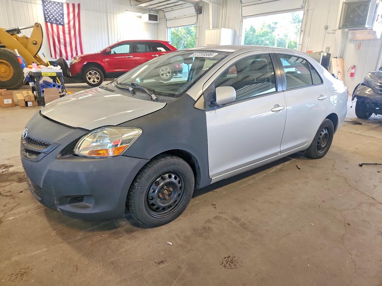 2008 Toyota Yaris Base Silver vin: JTDBT923181270761