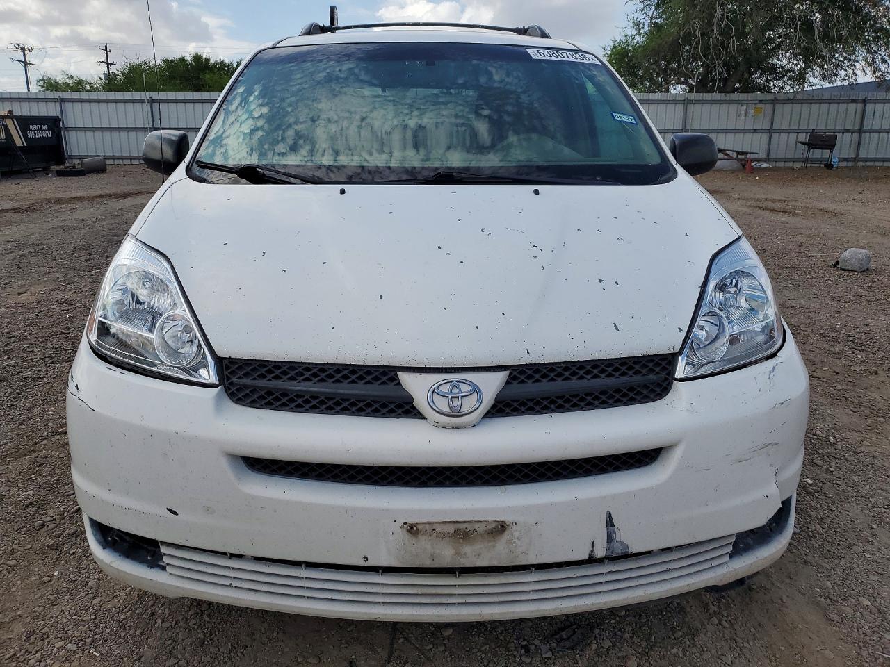 2005 Toyota Sienna Le 8 Passenger White vin: 5TDZA23C65S313113