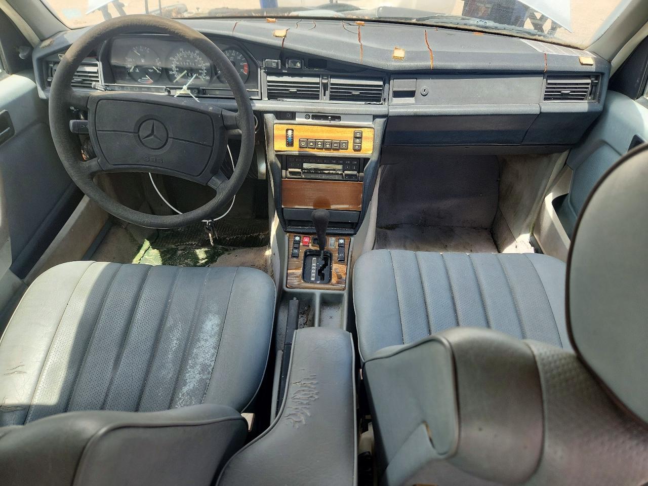 1986 Mercedes-benz 190 E 2.3 Silver vin: WDBDA24D5GF222997