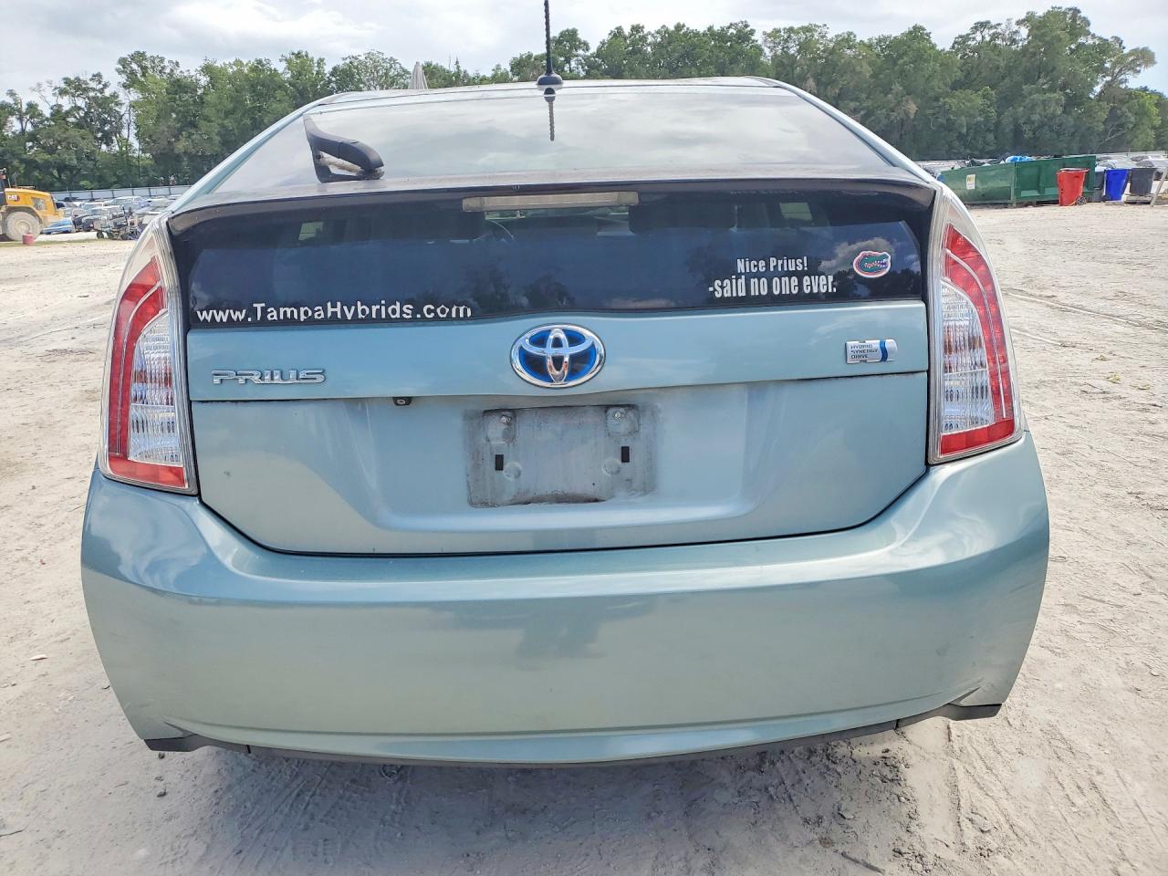 2014 Toyota Prius Three Green vin: JTDKN3DU4E1818180