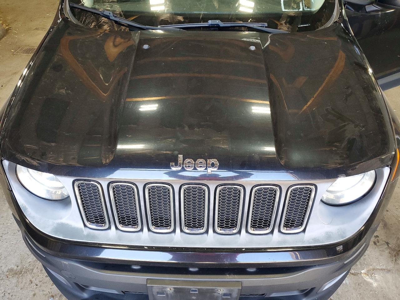 2015 Jeep Renegade Latitude Black vin: ZACCJBBT1FPB31616