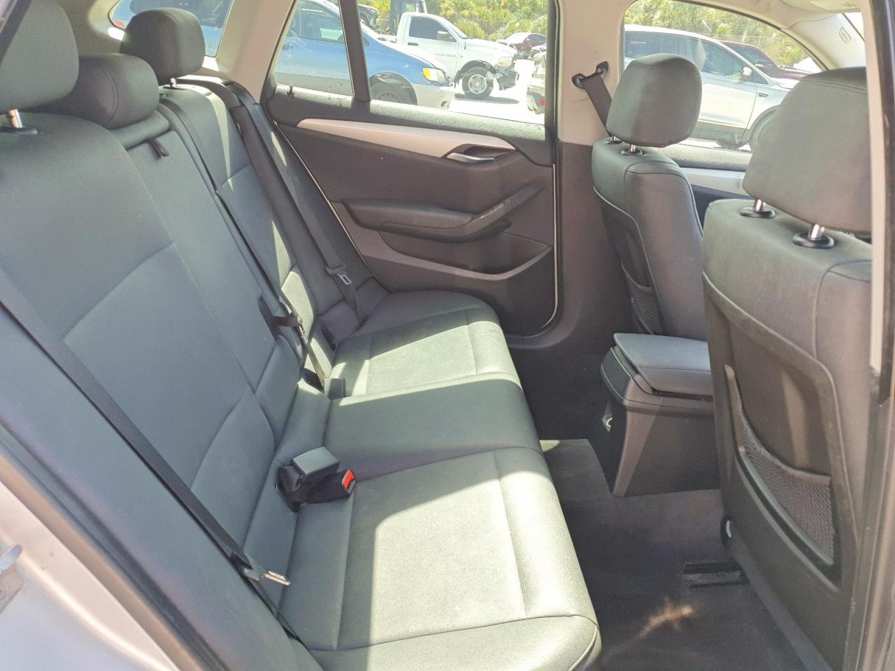 2015 Bmw X1 Sdrive28i Silver vin: WBAVM1C54FV316422