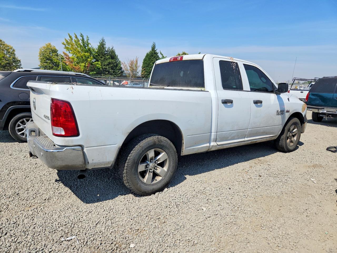 2015 Ram 1500 St White vin: 1C6RR7FTXFS710213