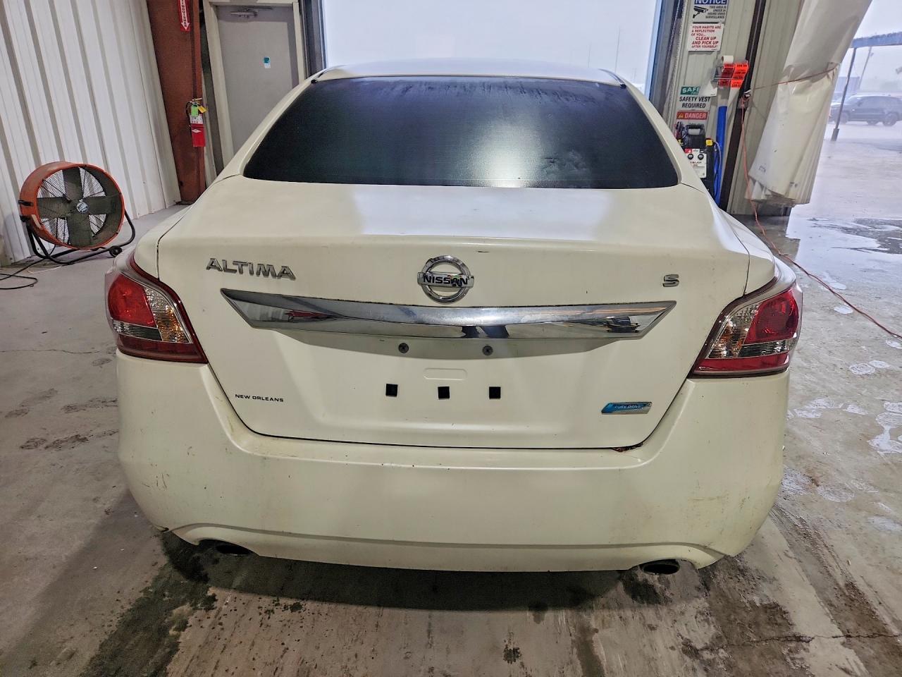 2013 Nissan Altima 2.5 Red vin: 1N4AL3AP8DN569895