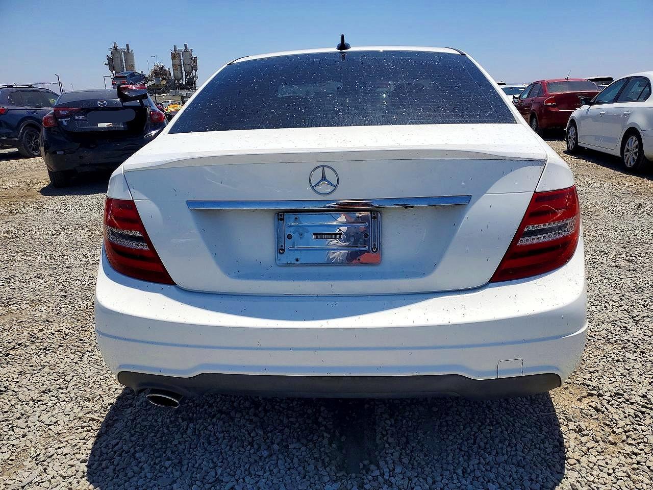2013 Mercedes-benz C 250 White vin: WDDGF4HB4DA851587