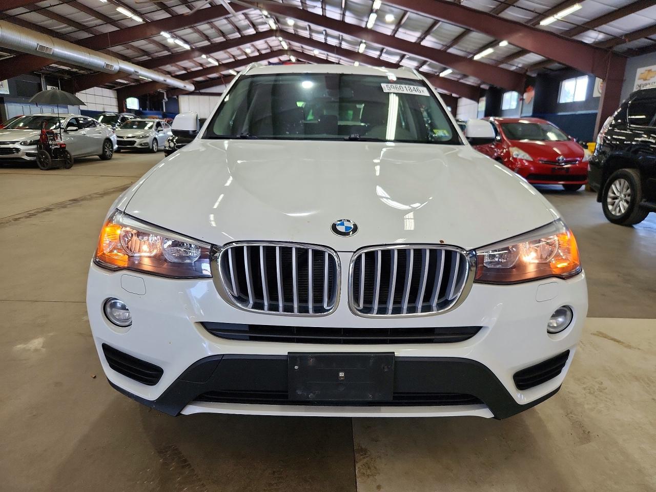 2015 Bmw X3 White vin: 5UXWY3C57F0E95559