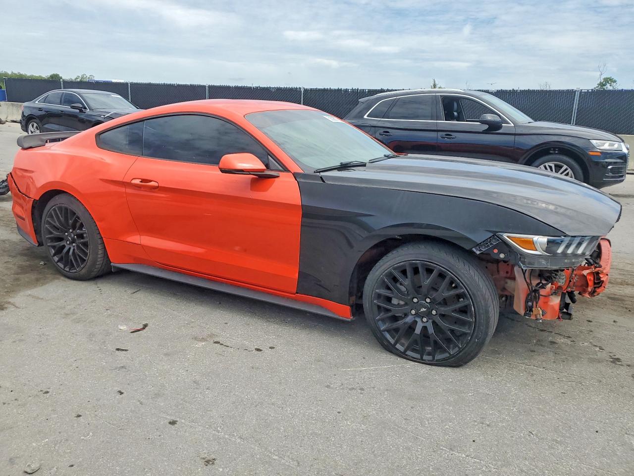 2015 Ford Mustang Оранжевый vin: 1FA6P8TH1F5398231