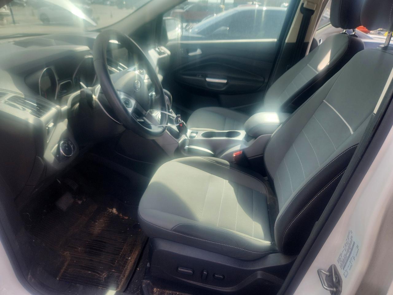 2015 Ford Escape Se White vin: 1FMCU0GX2FUA45149