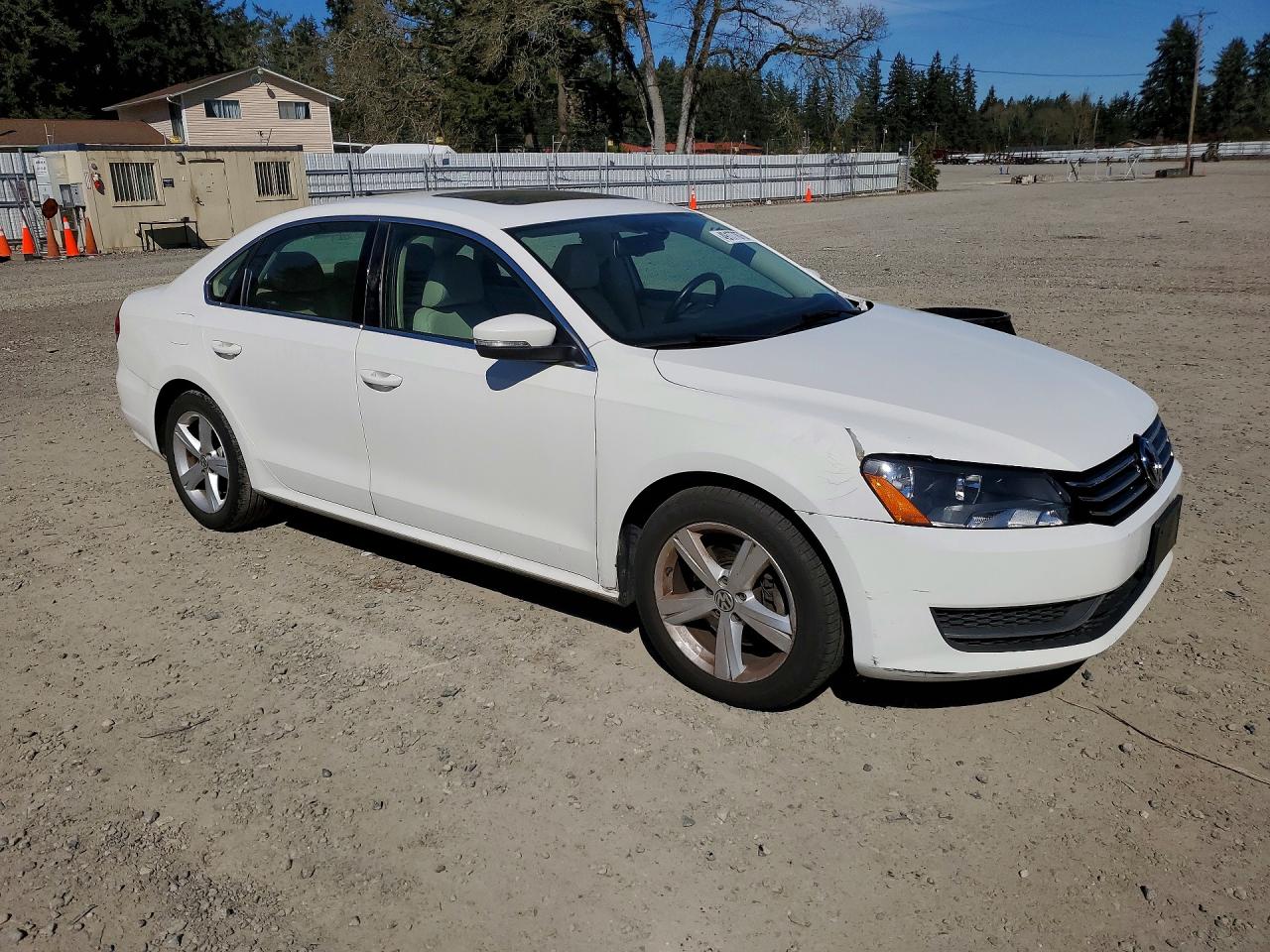 2013 Volkswagen Passat Se Белый vin: 1VWBH7A36DC088489