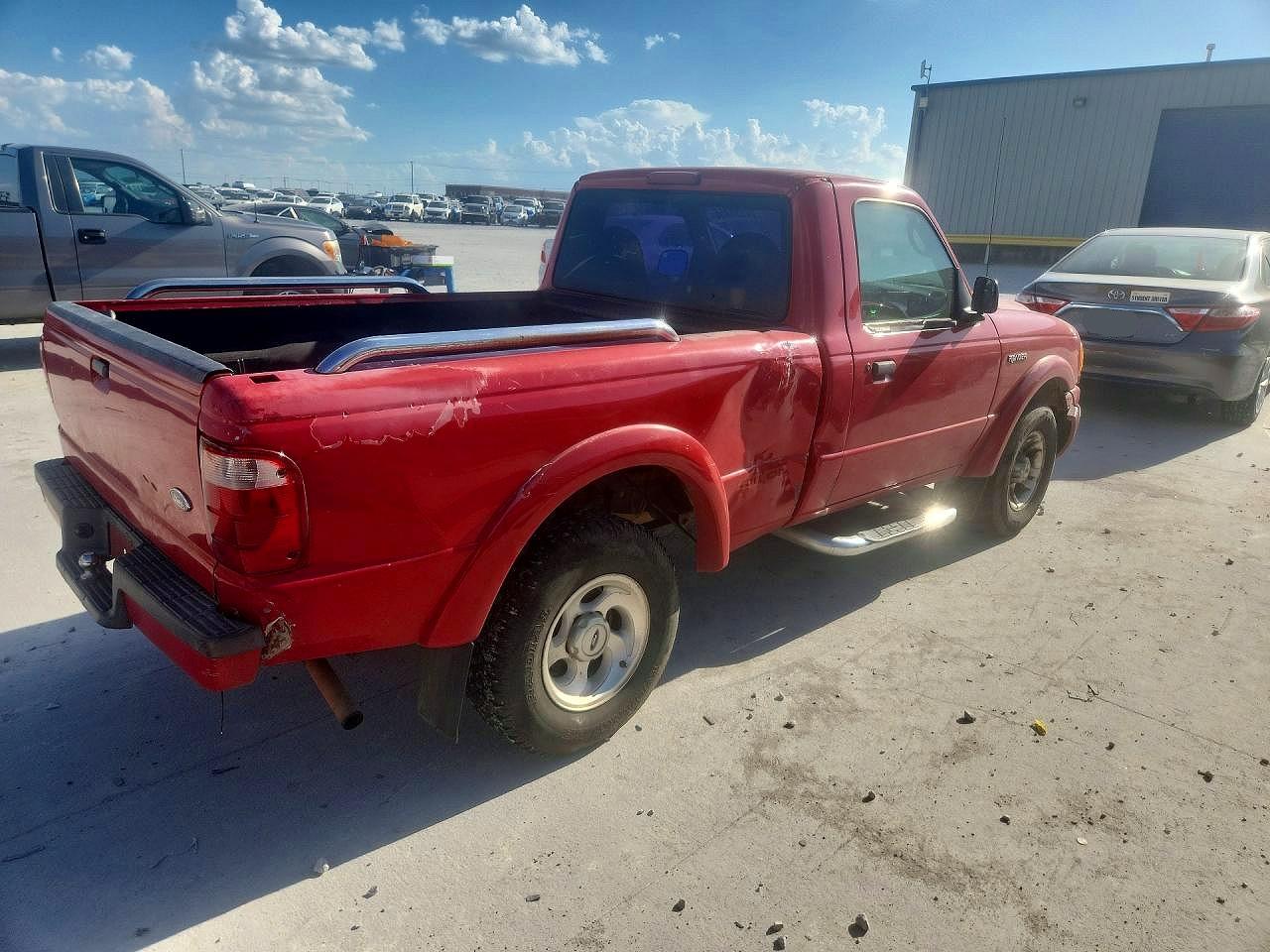 2003 Ford Ranger Red vin: 1FTYR10UX3PA11780