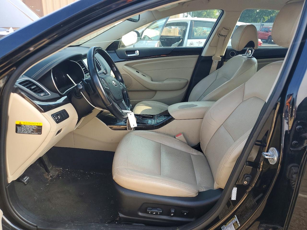 2014 Kia Cadenza Premium Black vin: KNALN4D70E5137931
