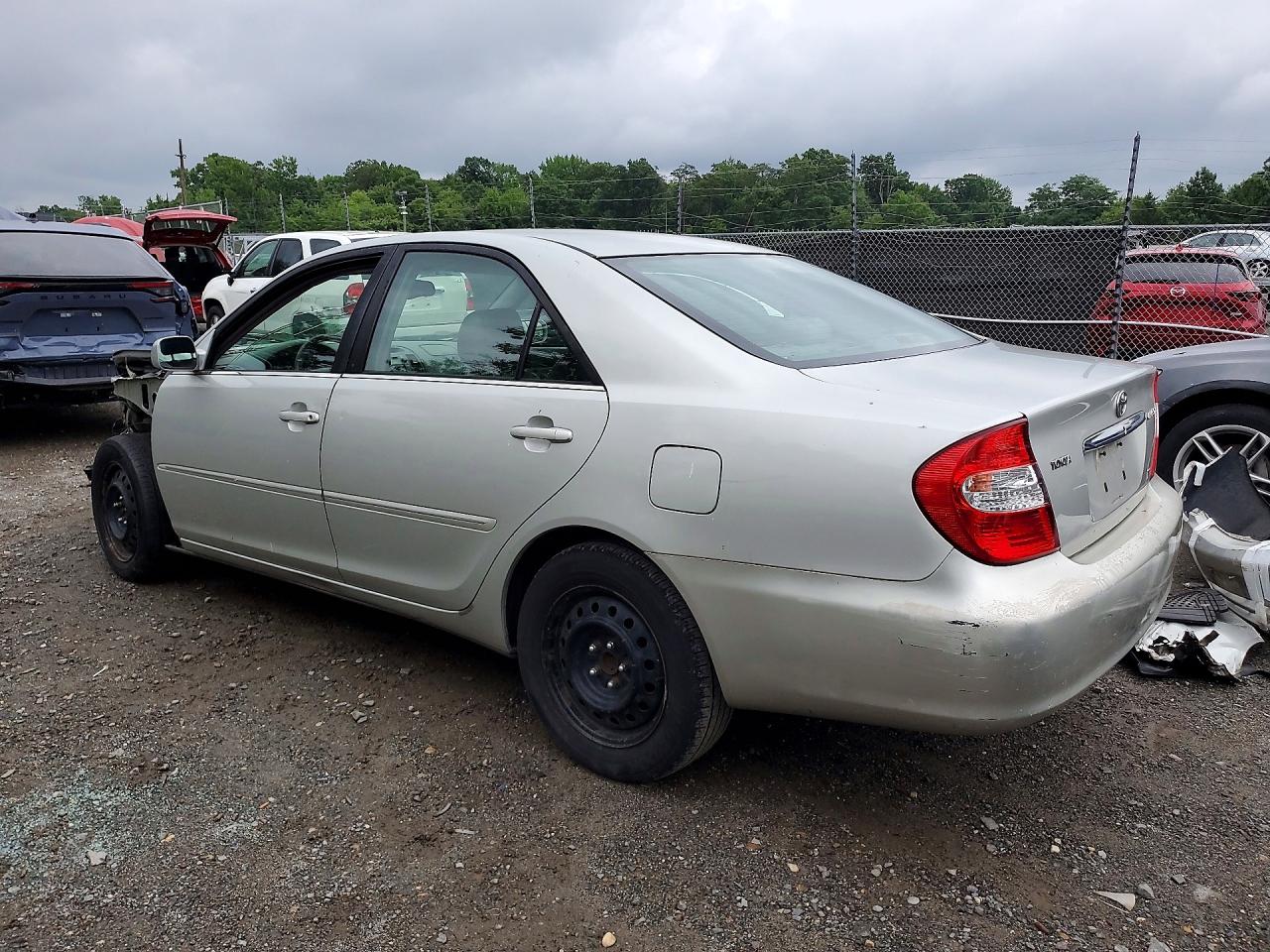 2002 Toyota Camry Xle Silver vin: 4T1BE32K12U058040