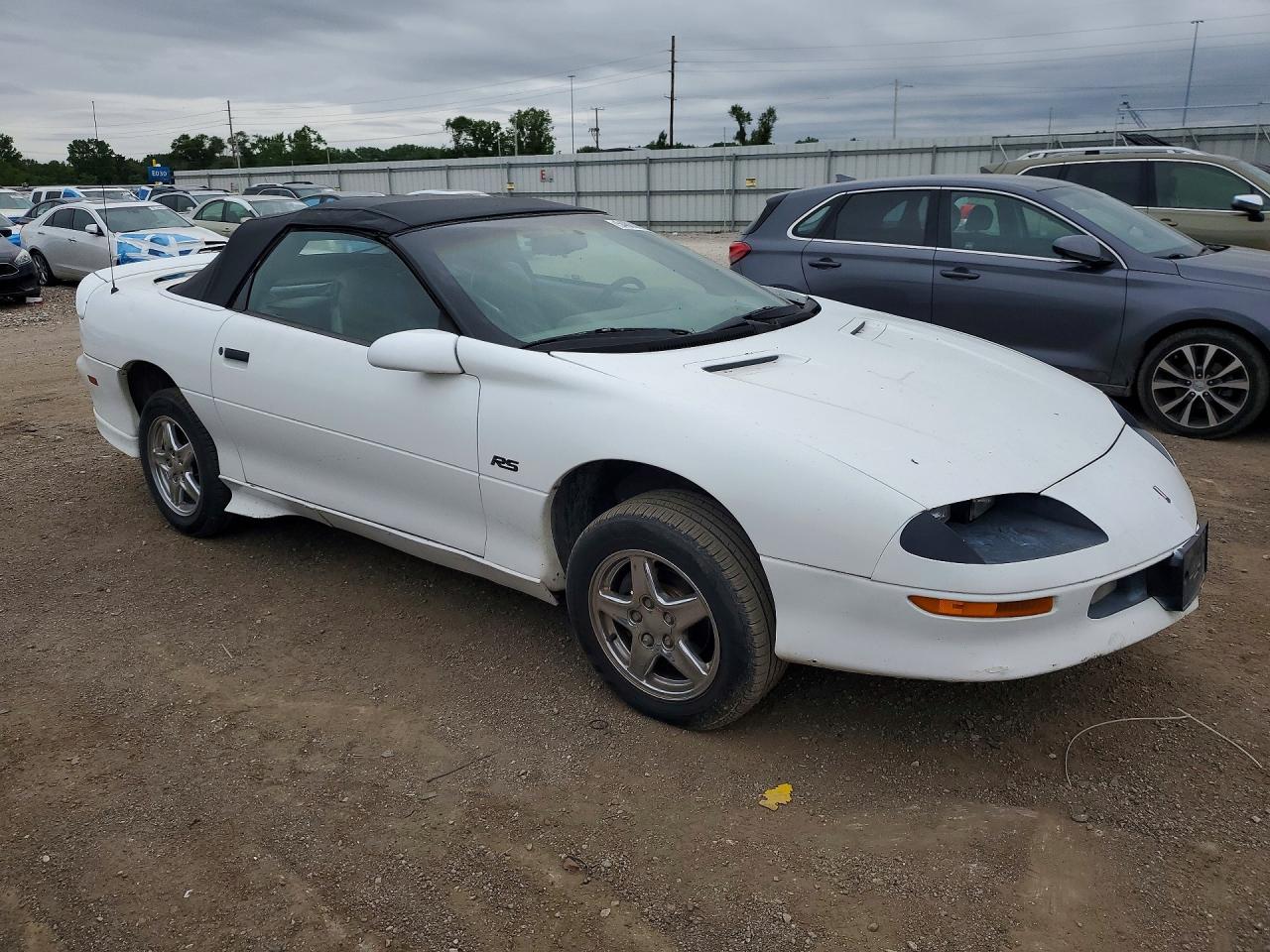 1997 Chevrolet Camaro Base Белый vin: 2G1FP32K2V2106454