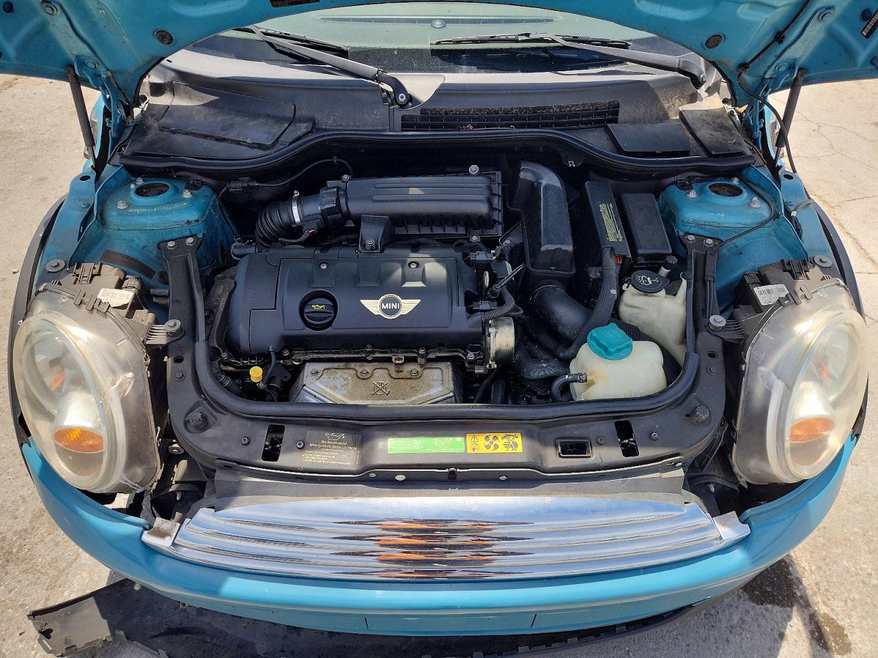 2010 Mini Cooper Blue vin: WMWMF3C53ATZ22039