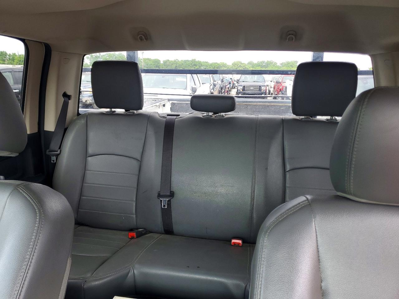 2014 Ram 2500 St White vin: 3C6TR5CT5EG207628