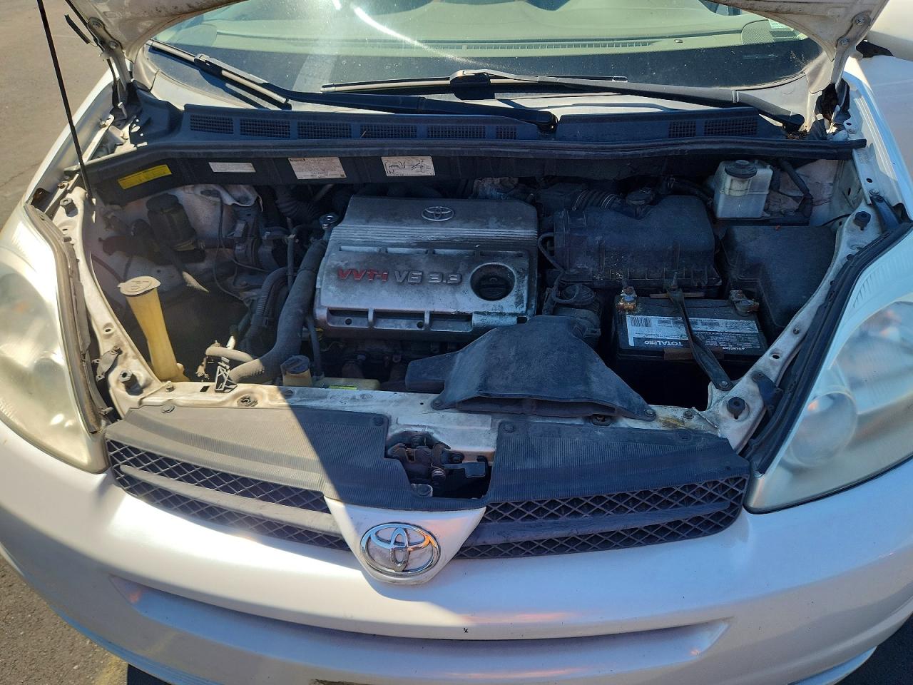 2004 Toyota Sienna Xle 7 Passenger White vin: 5TDBA22CX4S020252
