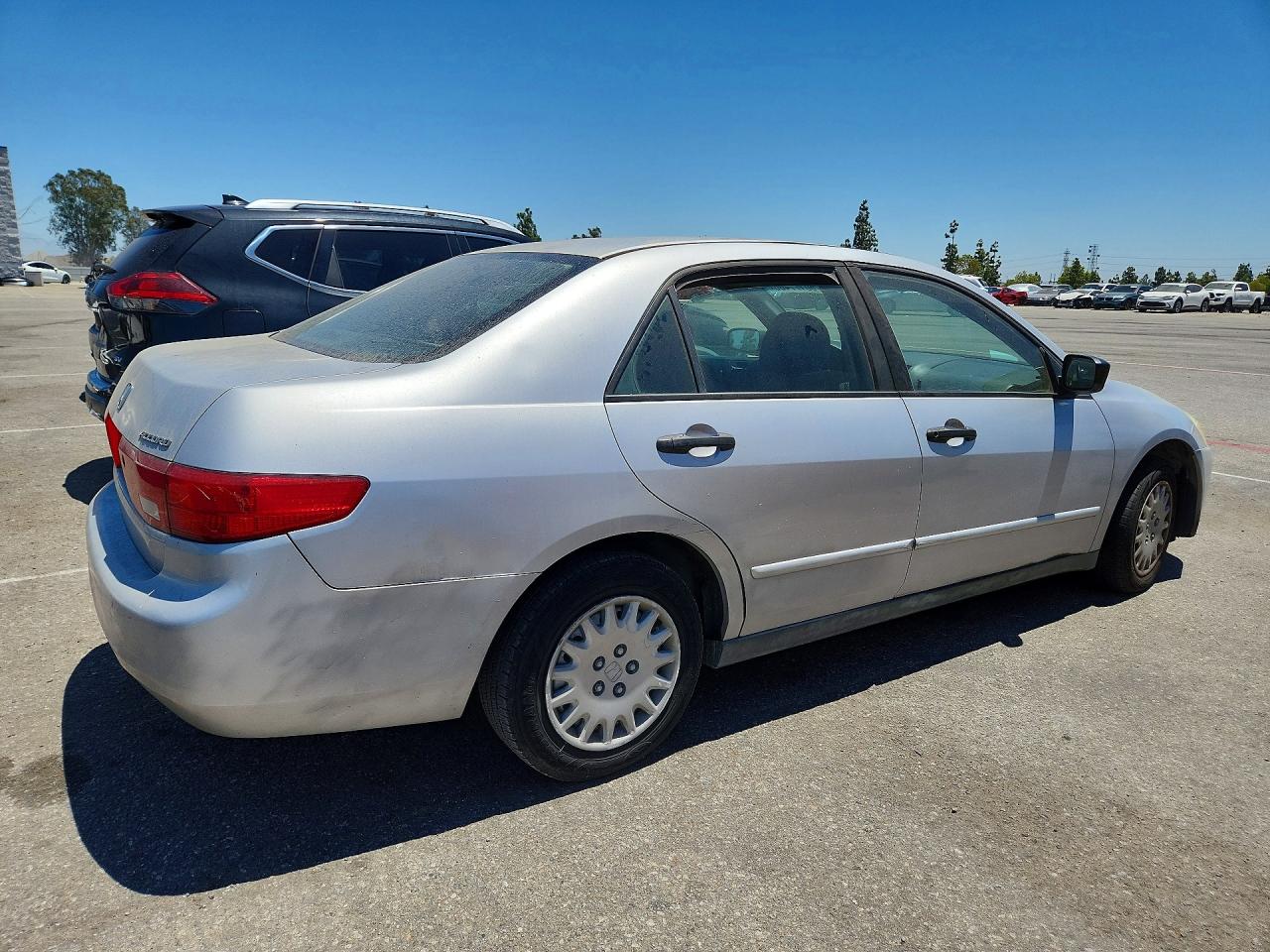 2005 Honda Accord Dx Silver vin: 1HGCM56105A149784
