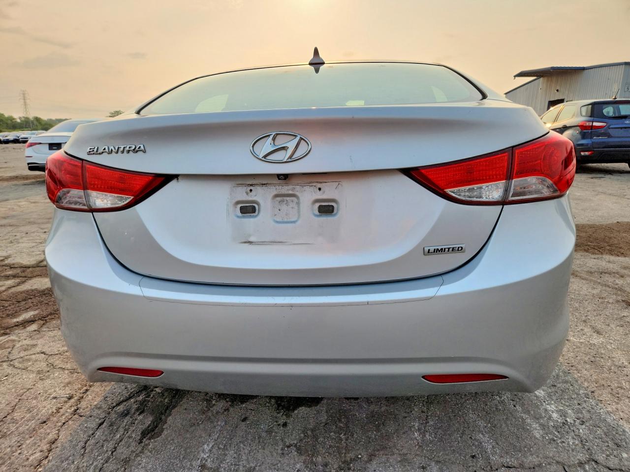 2012 Hyundai Elantra Limited Серебряный vin: KMHDH4AE5CU385320