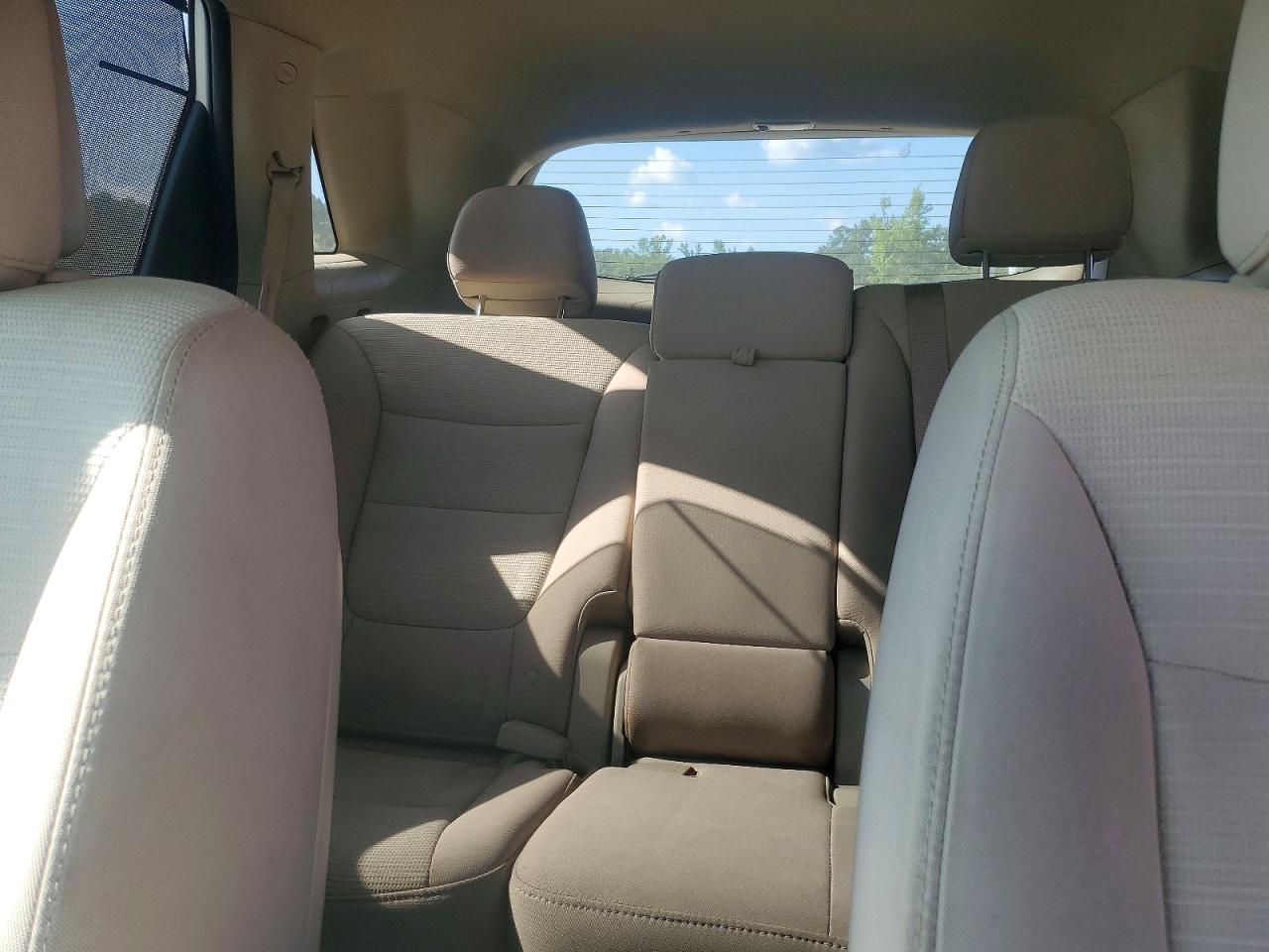 2014 Kia Sorento Lx White vin: 5XYKT4A6XEG491222