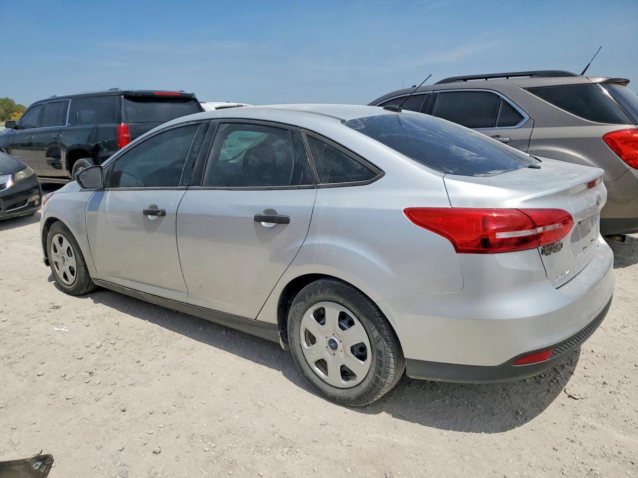 2015 Ford Focus S Silver vin: 1FADP3E27FL275015