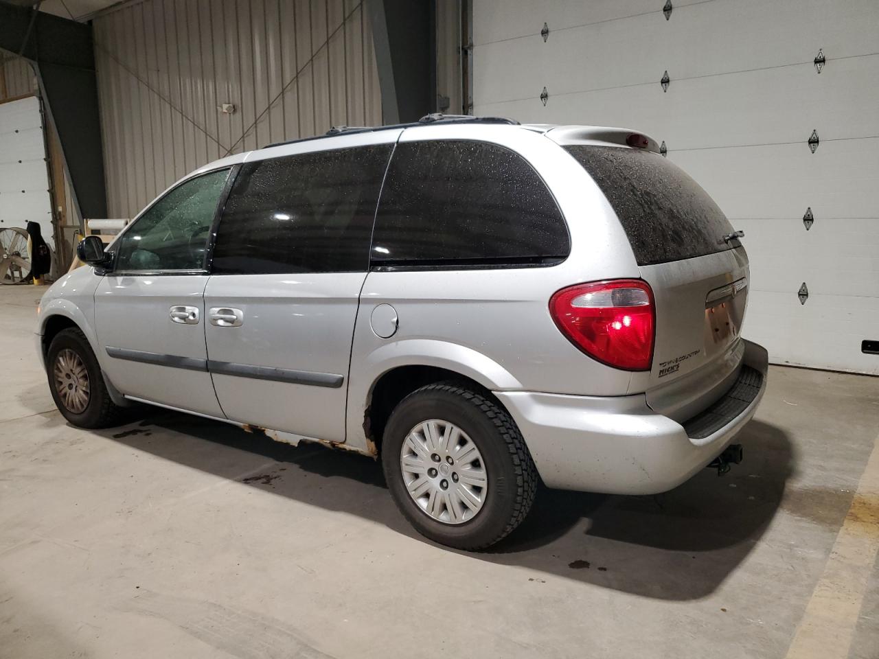 2006 Chrysler Town & Country Silver vin: 1A4GP45R56B690926