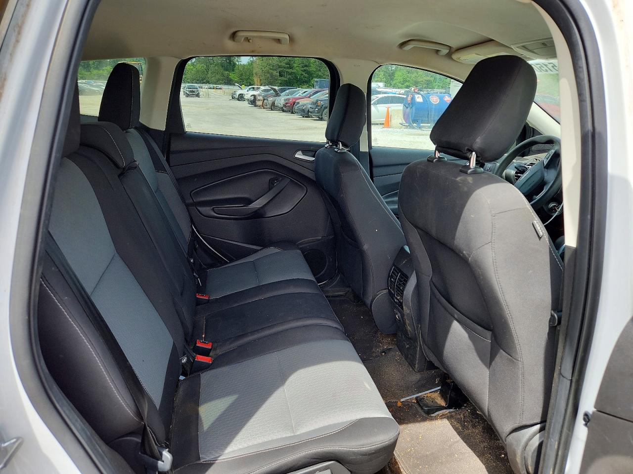2018 Ford Escape Se White vin: 1FMCU9GD7JUC49237