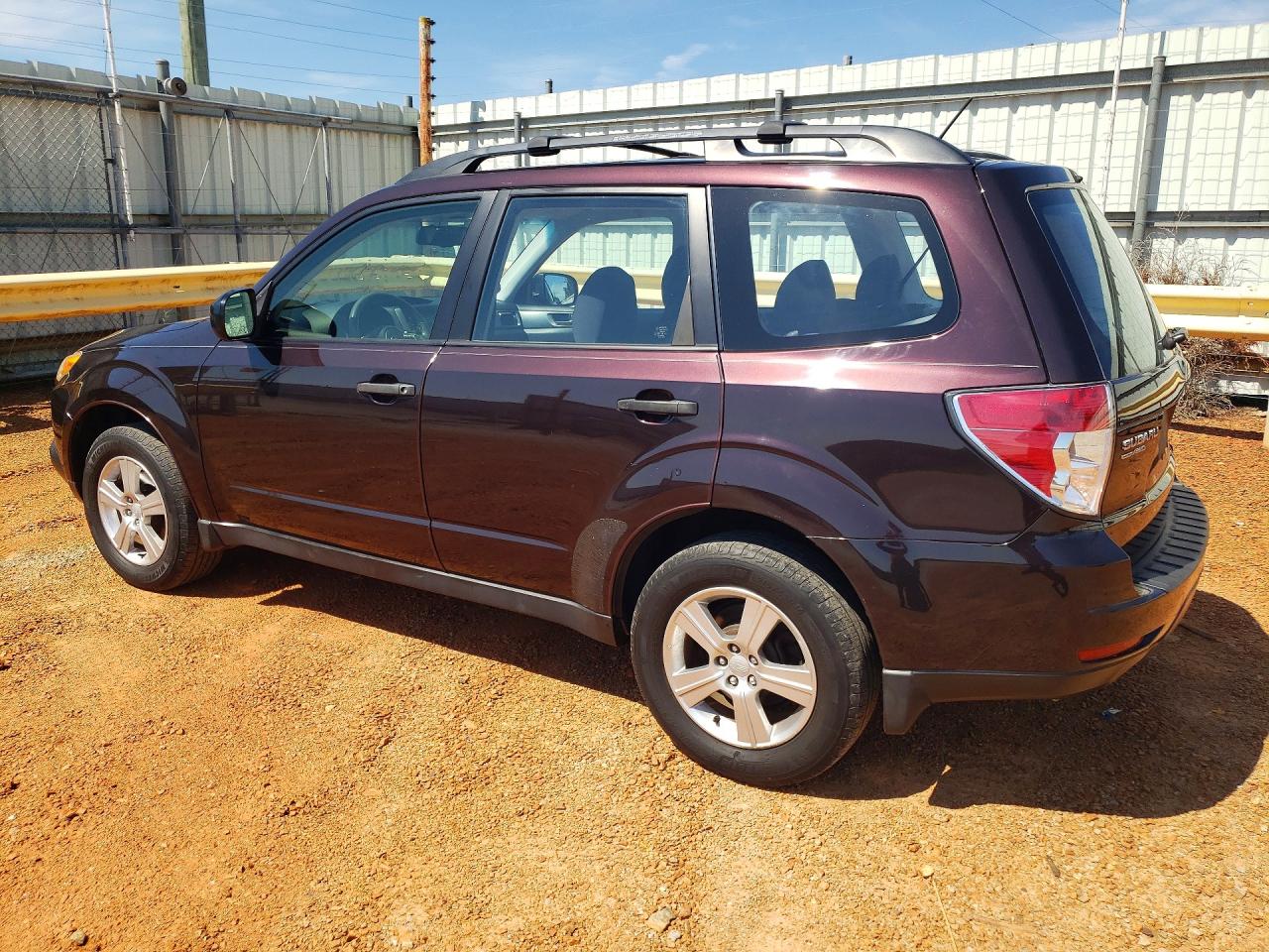 2013 Subaru Forester 2.5x Maroon vin: JF2SHABC5DH408520