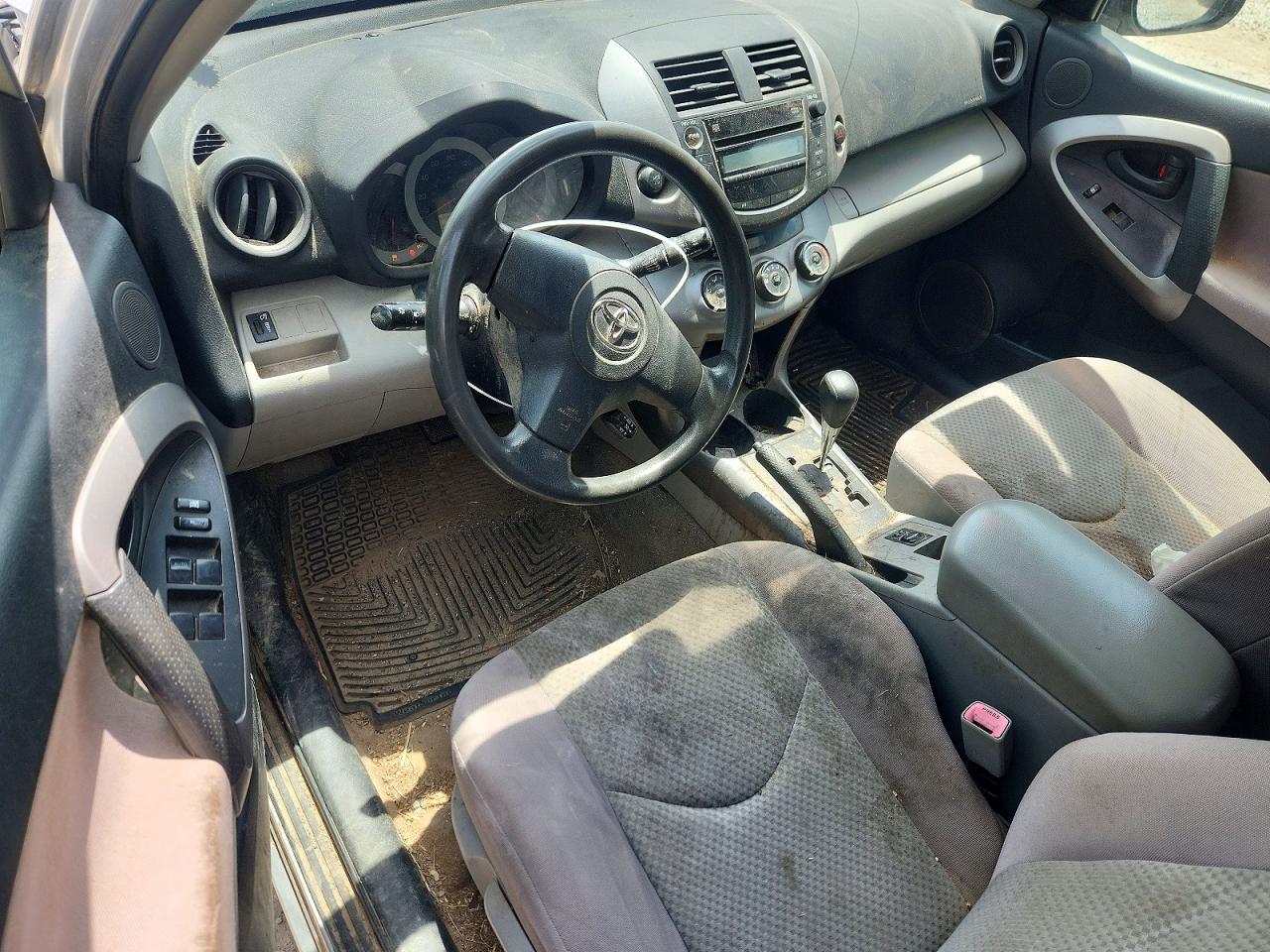 2006 Toyota Rav4 Base Silver vin: JTMZK33V566000012