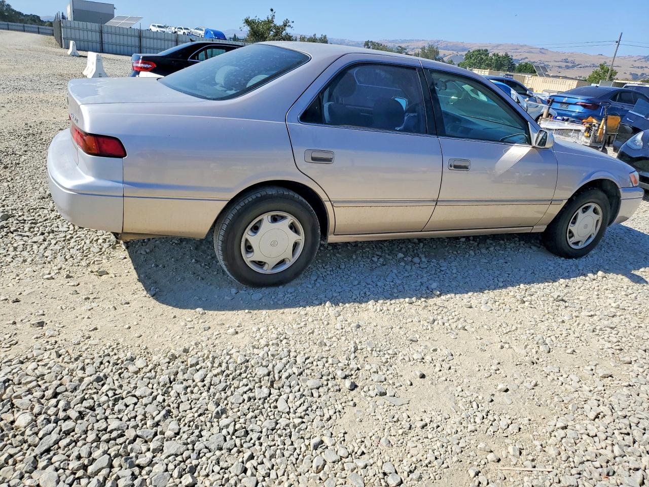 1999 Toyota Camry Ce Желто-коричневый vin: 4T1BG22K0XU444959