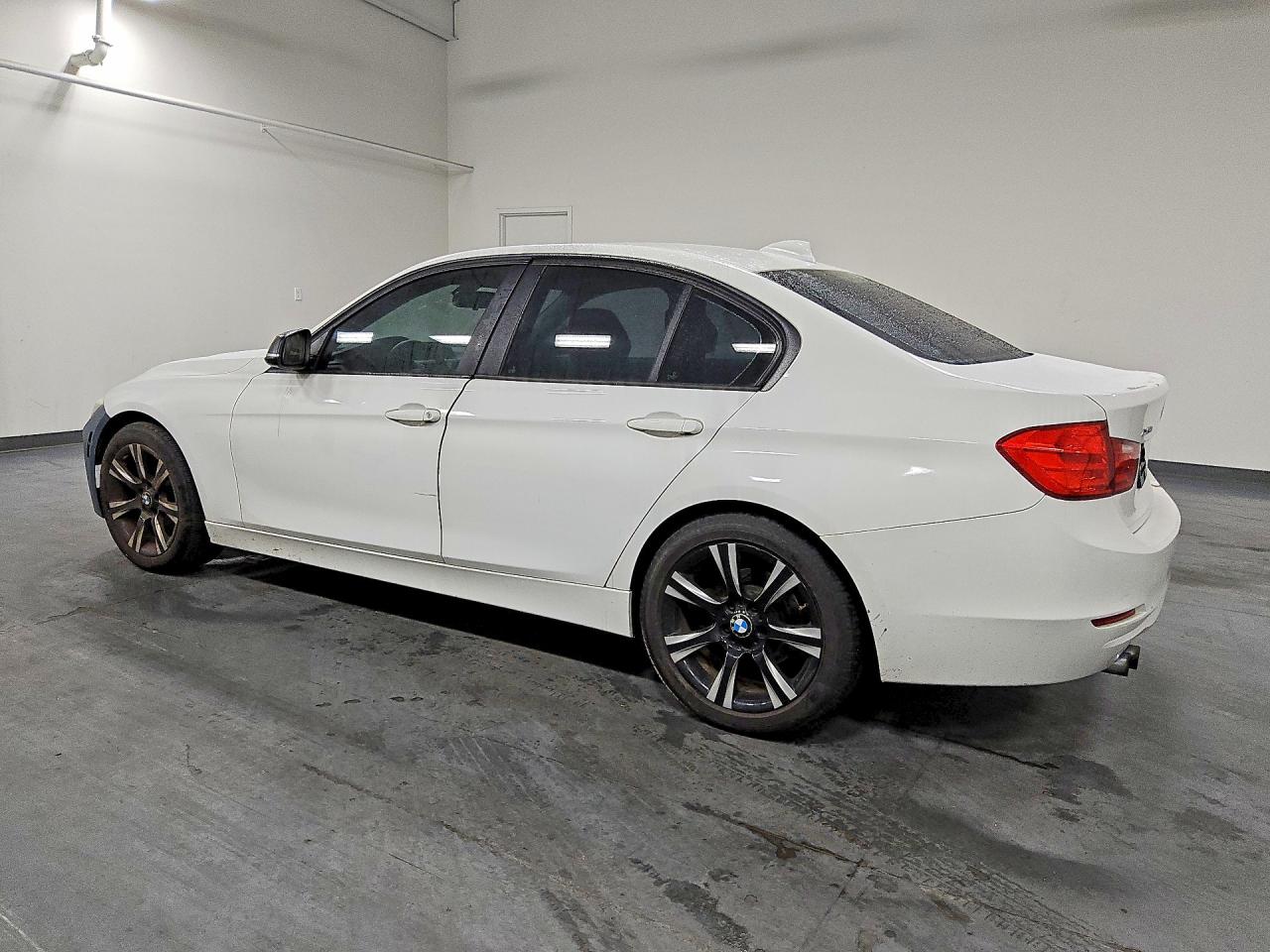2013 Bmw 328 Xi Белый vin: WBA3B3C55DJ698277