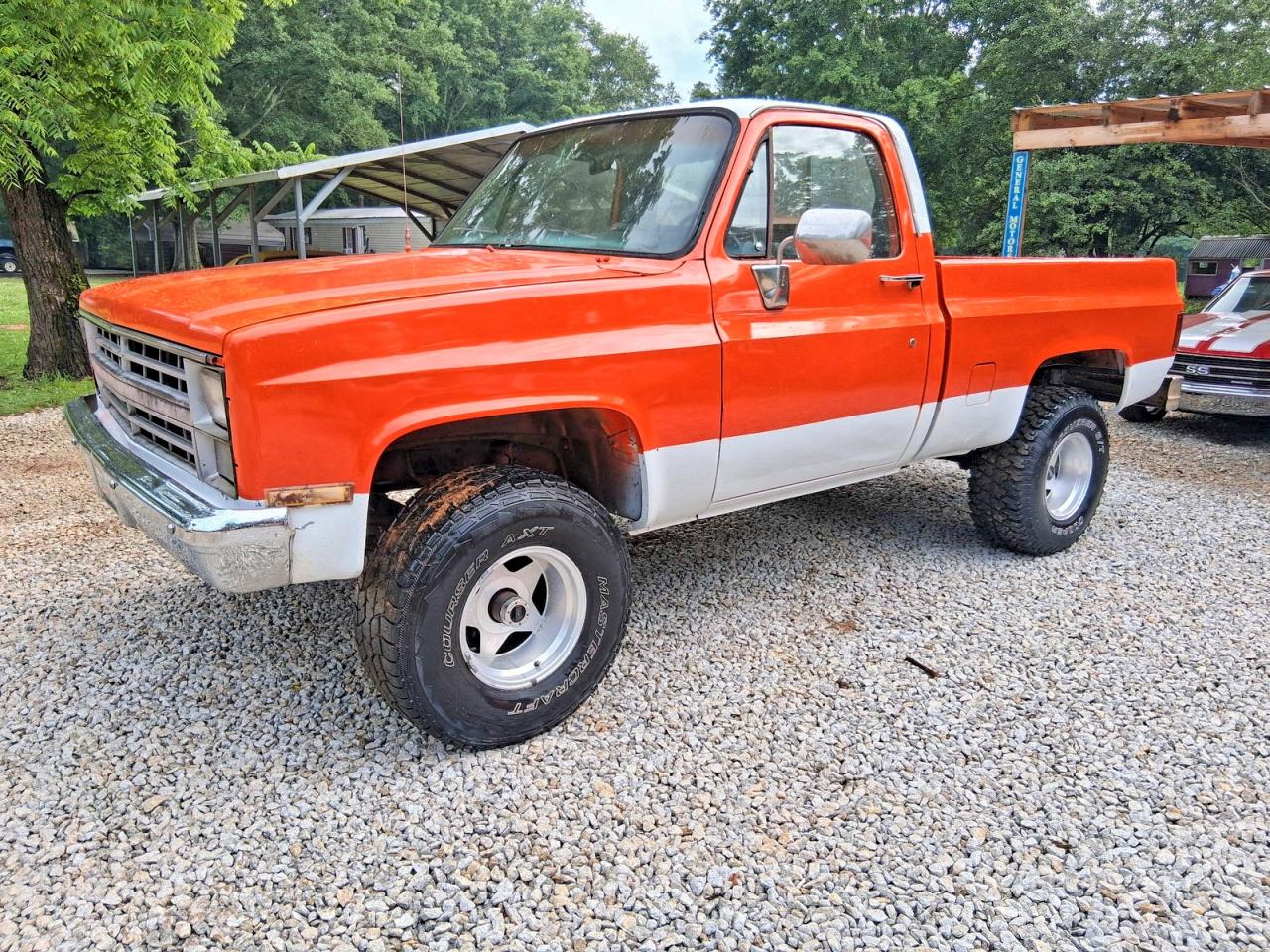 1984 Gmc K1500 Two Tone vin: 2GTEK14H6E1504439