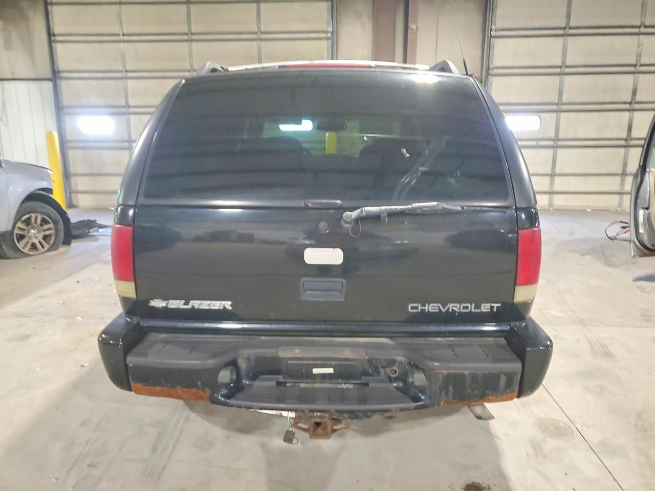 2001 Chevrolet Blazer Black vin: 1GNDT13W112113614