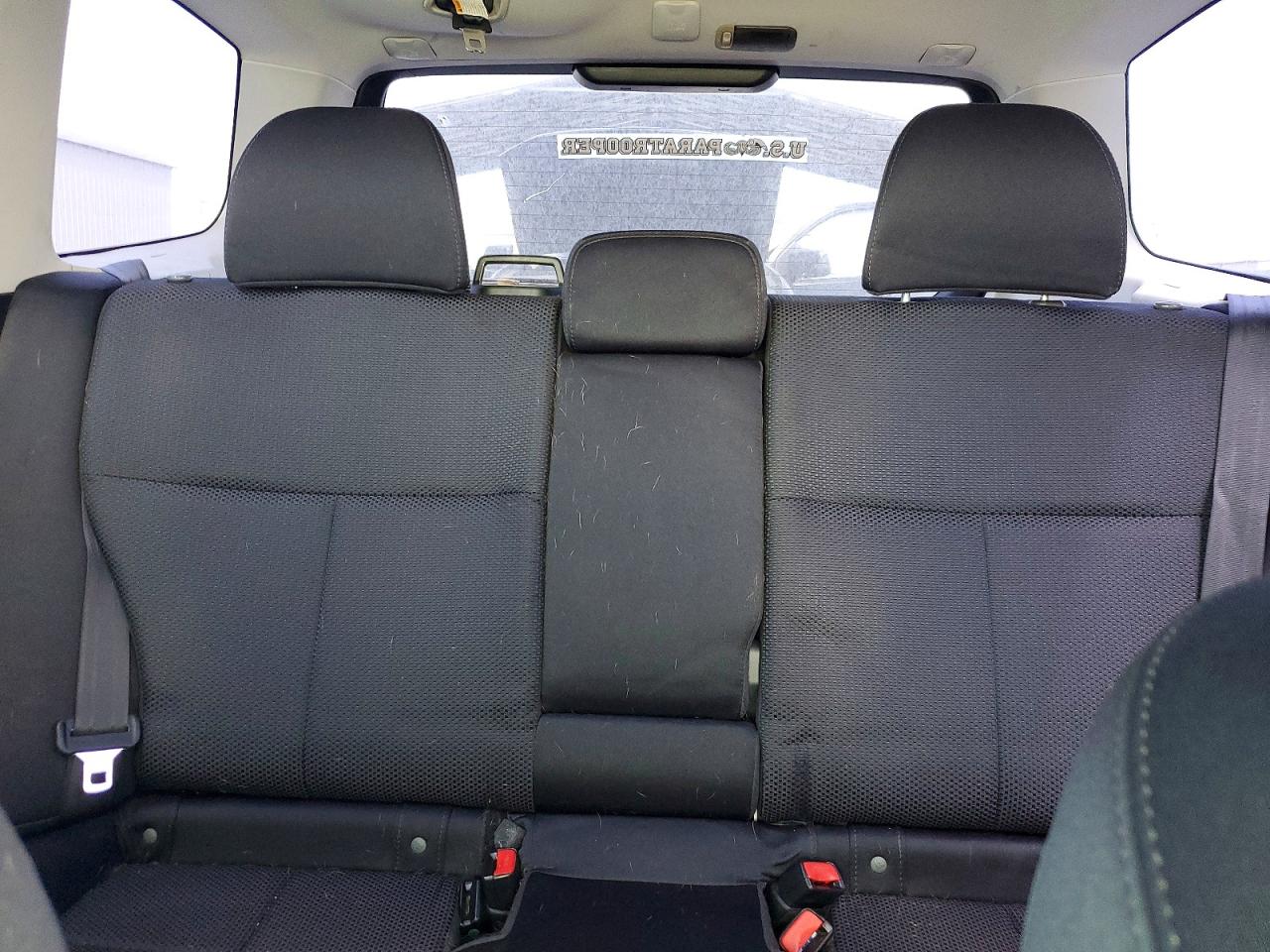 2011 Subaru Forester 2.5x Silver vin: JF2SHABC9BH748024